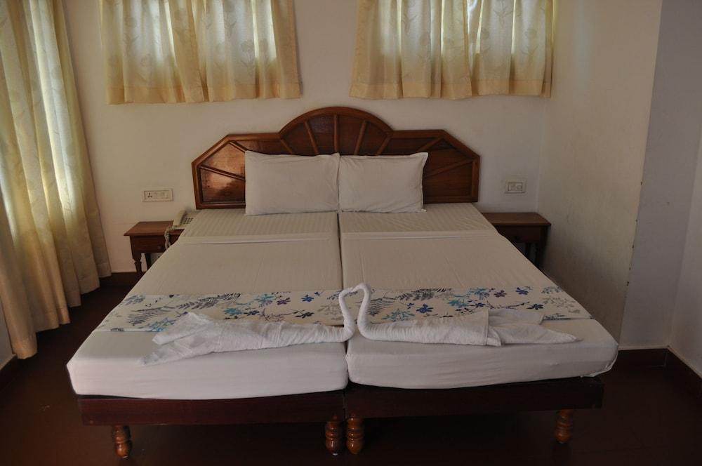 Marine Palace Beach Hotel Kovalam Exterior photo