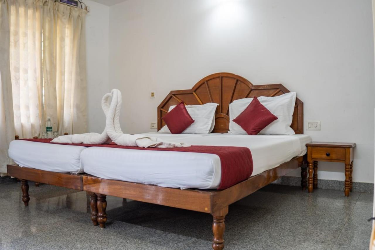 Marine Palace Beach Hotel Kovalam Exterior photo