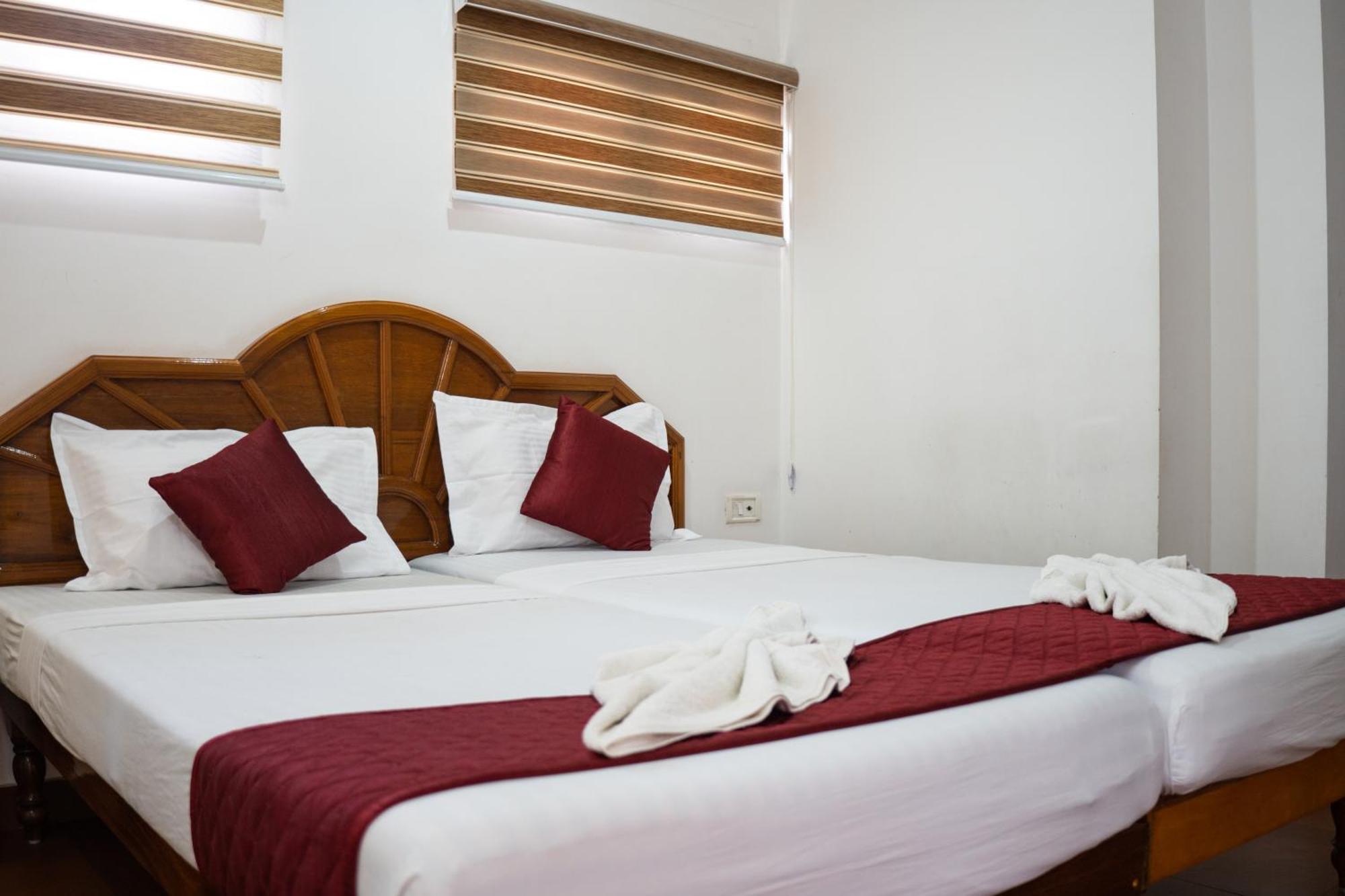 Marine Palace Beach Hotel Kovalam Exterior photo