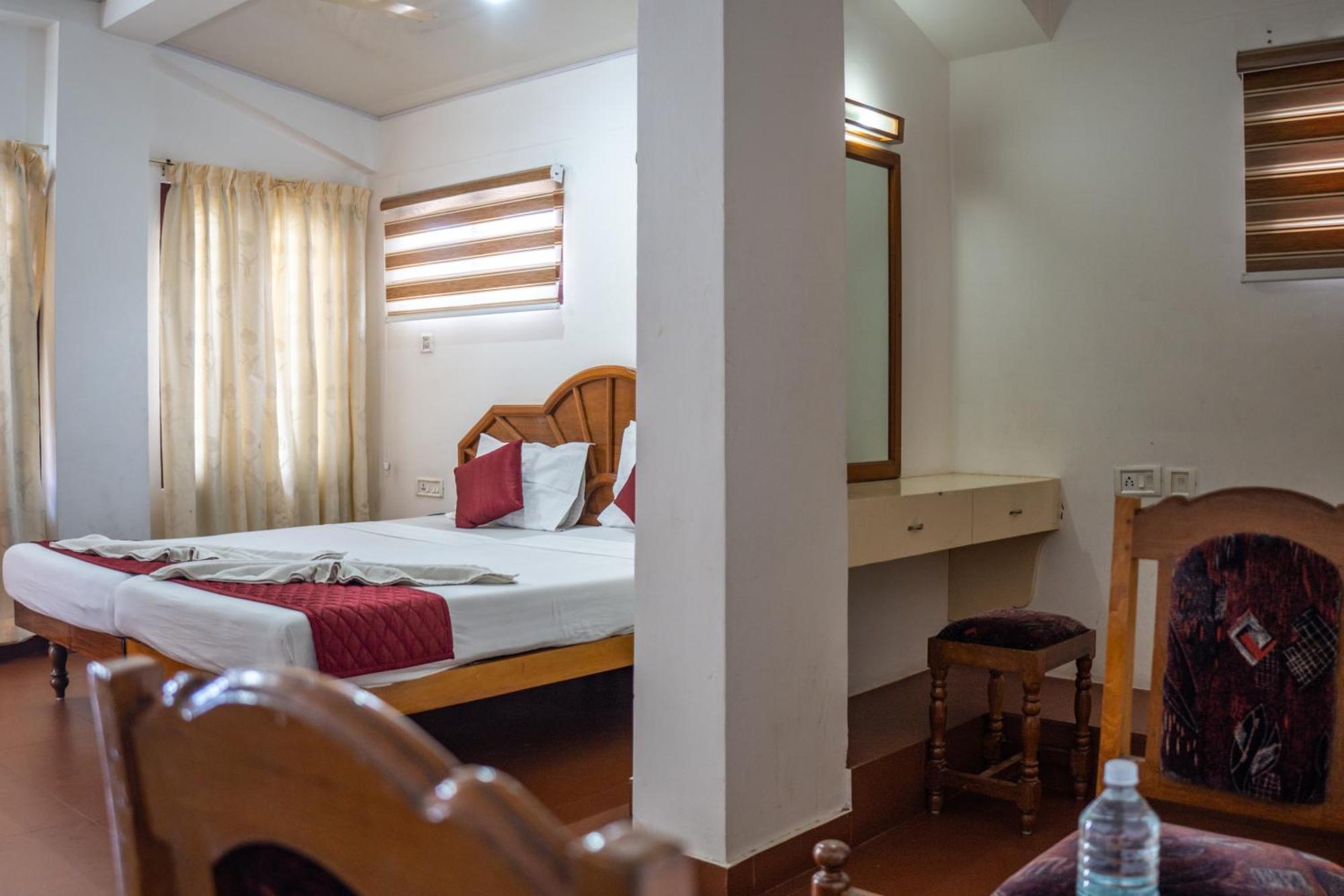 Marine Palace Beach Hotel Kovalam Exterior photo