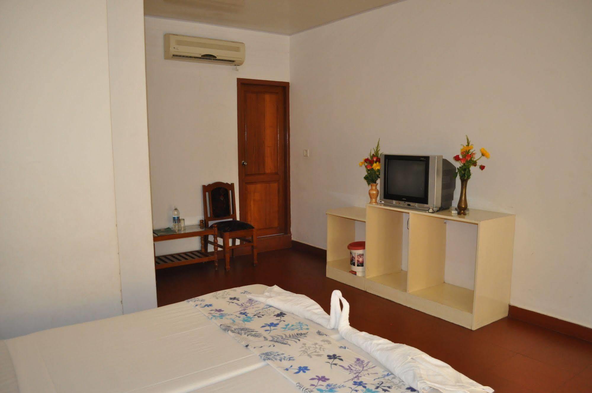 Marine Palace Beach Hotel Kovalam Exterior photo