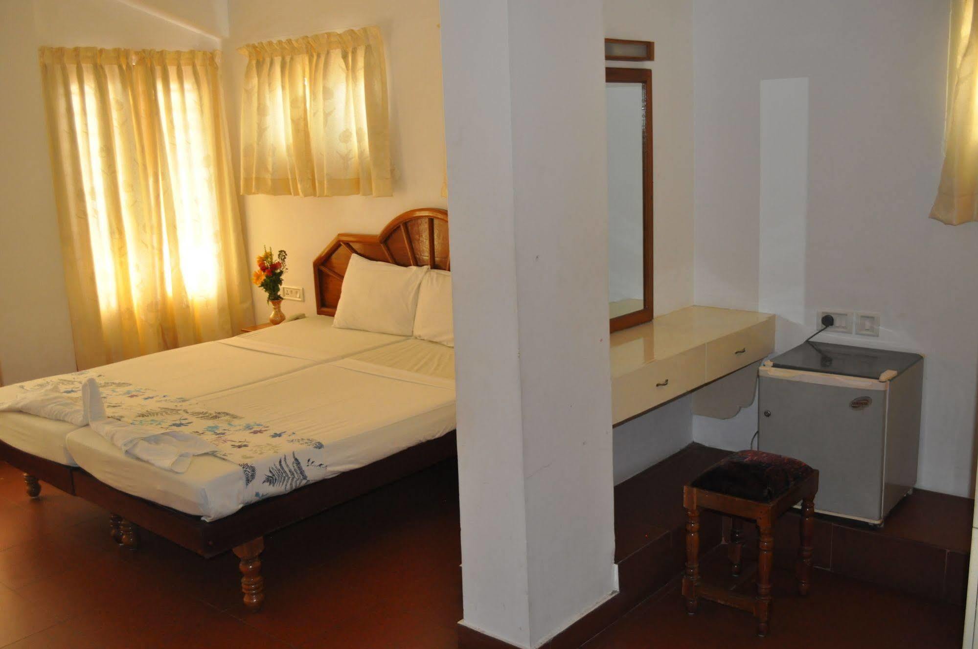 Marine Palace Beach Hotel Kovalam Exterior photo