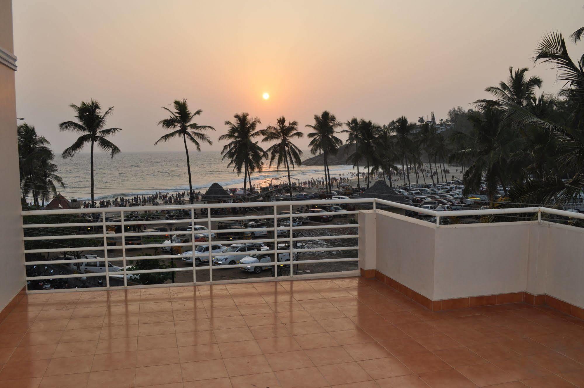 Marine Palace Beach Hotel Kovalam Exterior photo